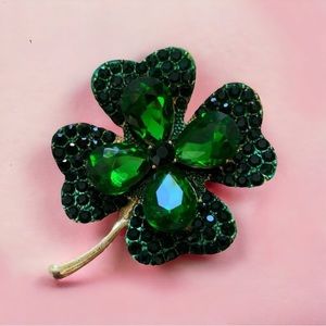 Beautiful 4 Leaf Clover Shamrock Leprechaun St Paddy Rhinestone Green Brooch Pin